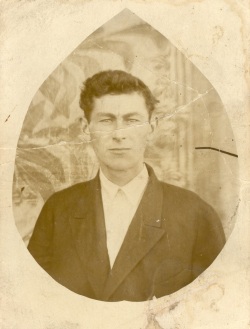Коголкин Николай Михайлович перед отправкой на фронт. 1941 г. Село Сургут.