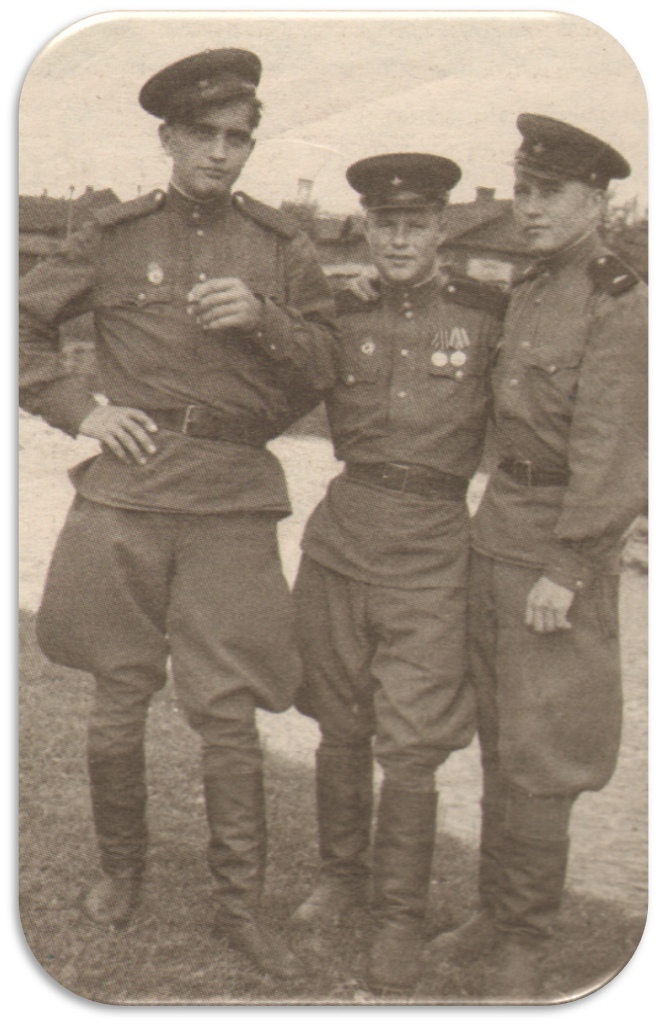А.П. Панов с товарищами,1940-е гг.