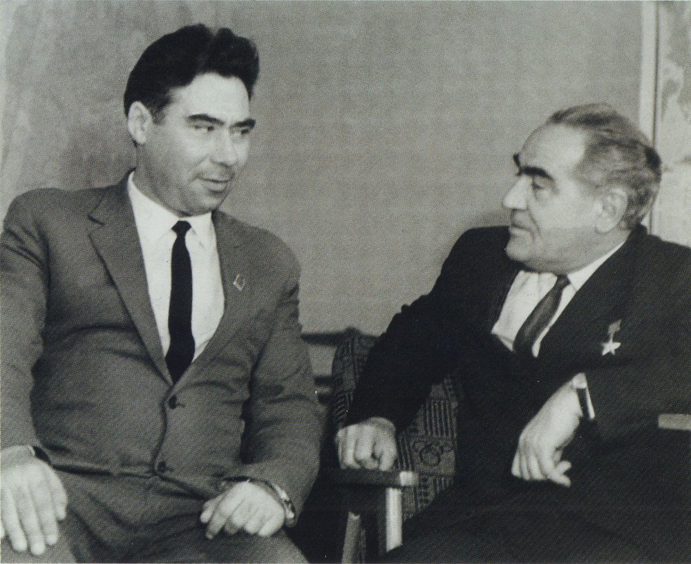 4-nachalnik-ust-balykskoj-nre-i.g.-shapovalov-sleva-i-yu.g.-erve-1970-e-gg