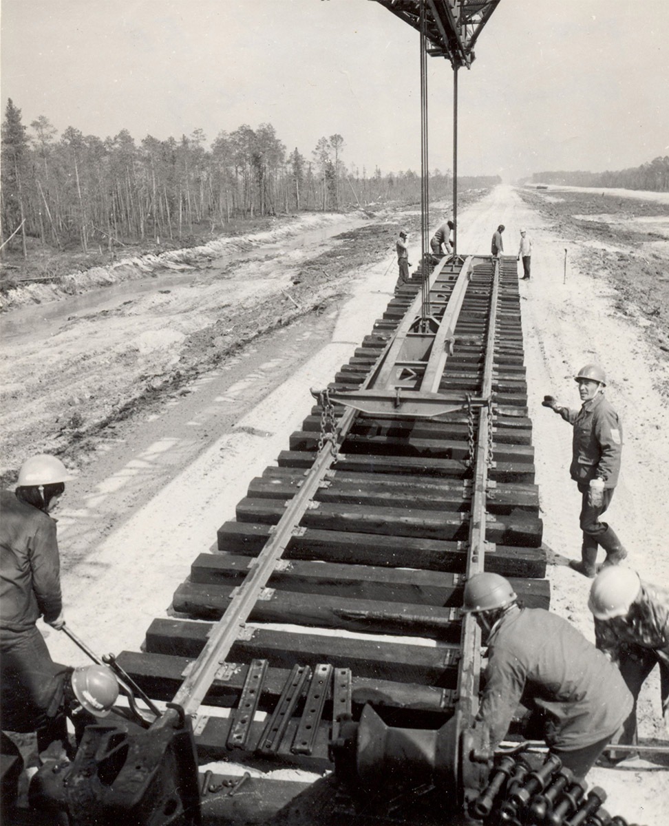 Фото №1 – Строительство железной дороги Сургут-Уренгой, июль 1977 г., автор - Тучнолобов В.