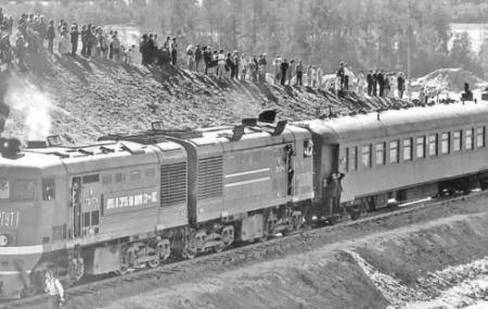 Прибытие первого грузового поезда из Тюмени на станцию Сургут (1975 г.)
