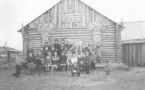 ZHiteli-s.-Salyim-sredi-nih-mnogo-hantyi-u-Krasnogo-chuma-v-den-1-maya-1951-g.